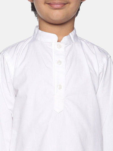 https://cdn.shopify.com/s/files/1/1857/6931/products/5b12048d-8925-4e36-bb62-0c14be5cca6c1639669888091SethukrishnaBoysWhitePureCottonKurtawithPyjamas2.jpg?v=1661584108